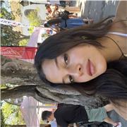 Profesora de apoyo escolar especializada en docencia online o presencial para niños